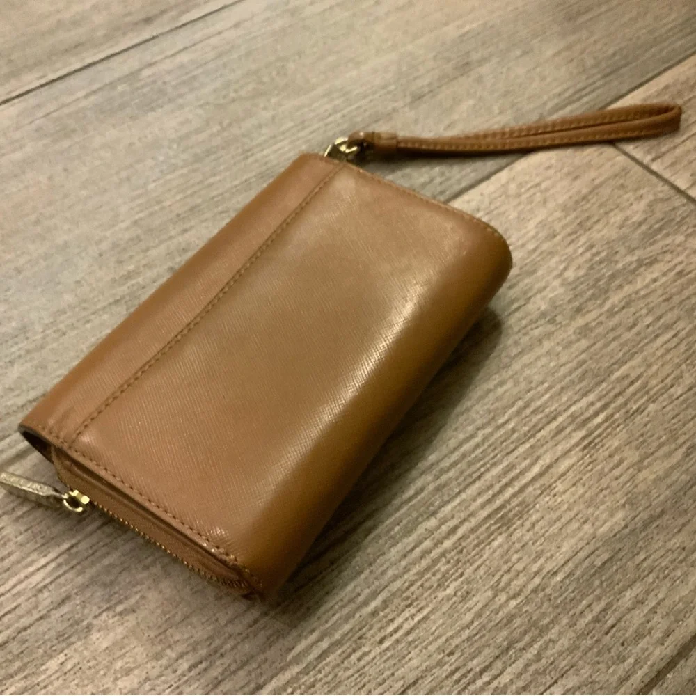 Tory Burch classic zip